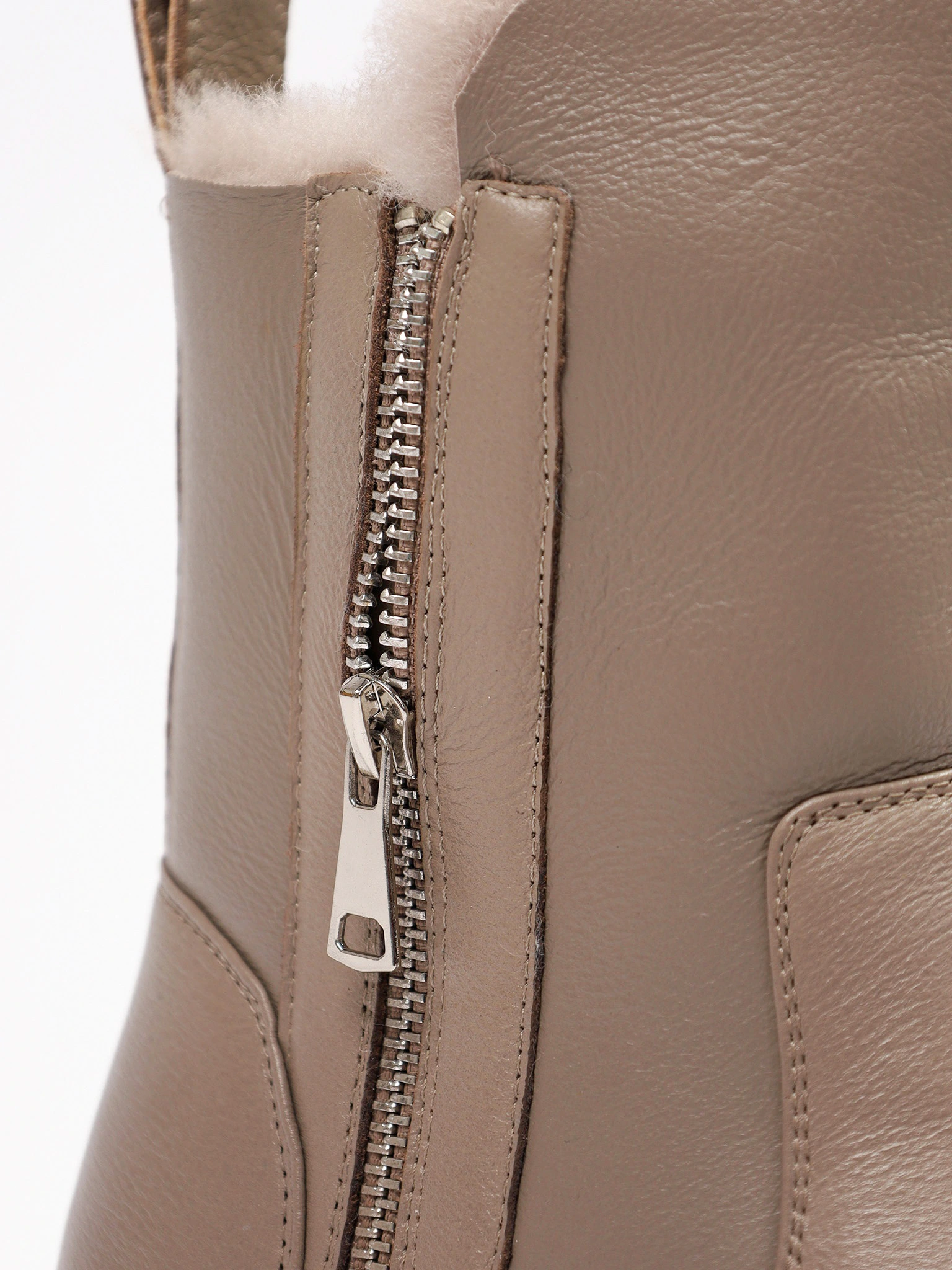 Ботинки серого цвета с двумя боковыми молниями